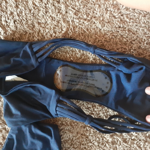 Swimsuit - Picture 5 of 6